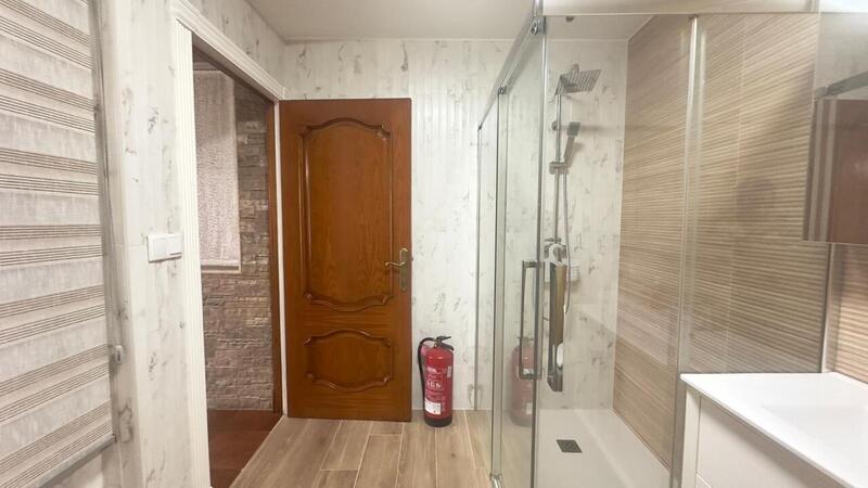 4 спальная комната городская тюрьма продается