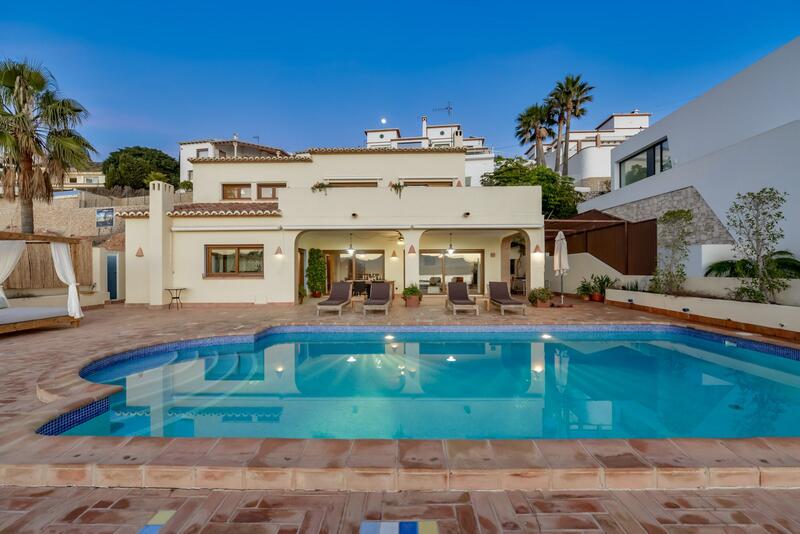 Villa til salg i Moraira, Alicante