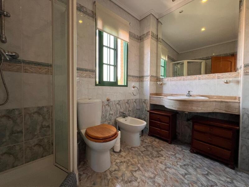 8 soverom Villa til salgs