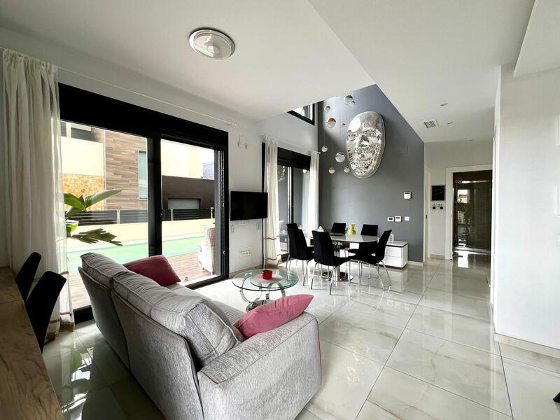 4 slaapkamer Villa Te koop