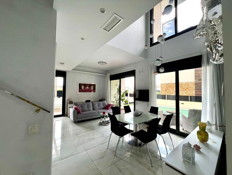 4 slaapkamer Villa Te koop