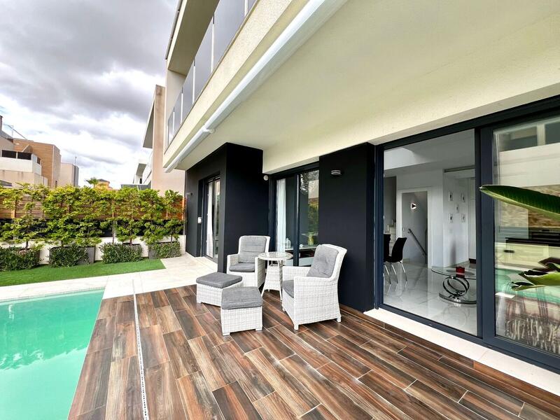 4 slaapkamer Villa Te koop