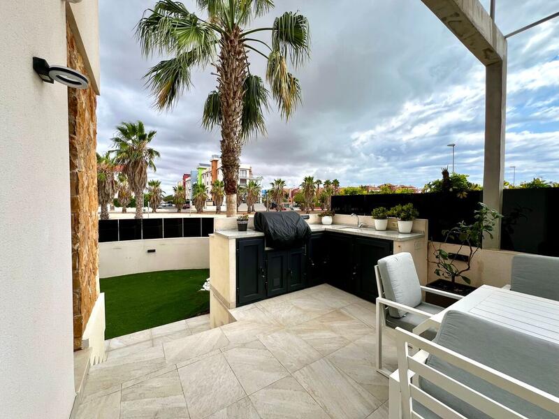 4 slaapkamer Villa Te koop