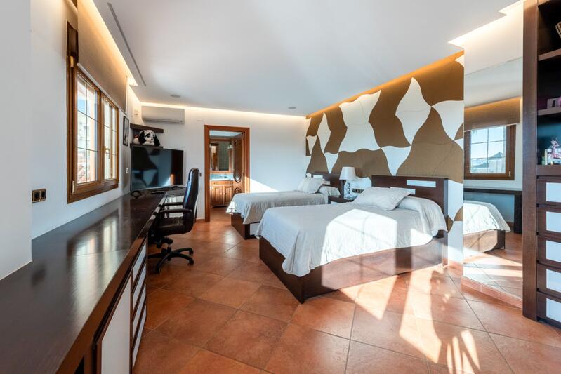 4 bedroom Villa for sale