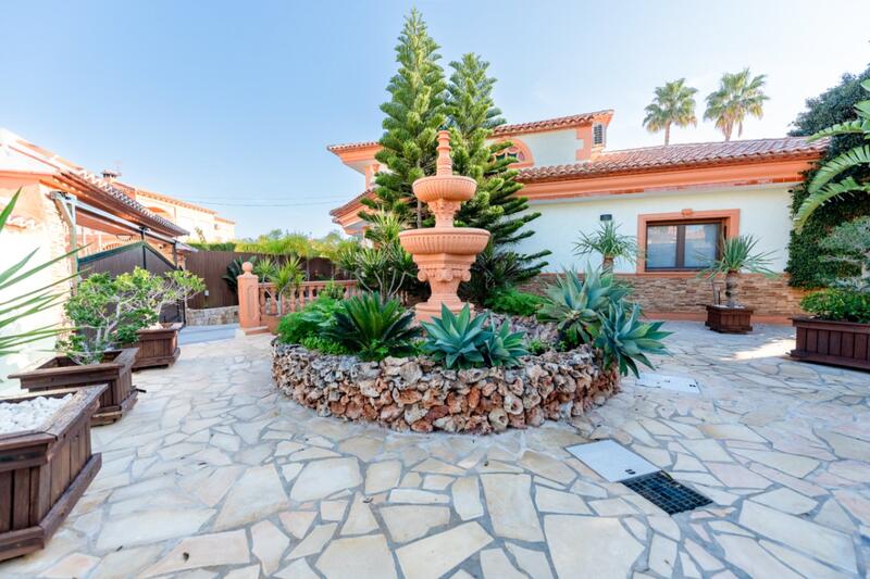 4 bedroom Villa for sale