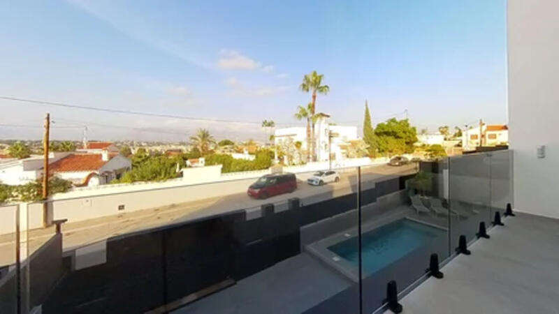 6 bedroom Villa for sale