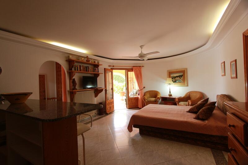 6 bedroom Villa for sale