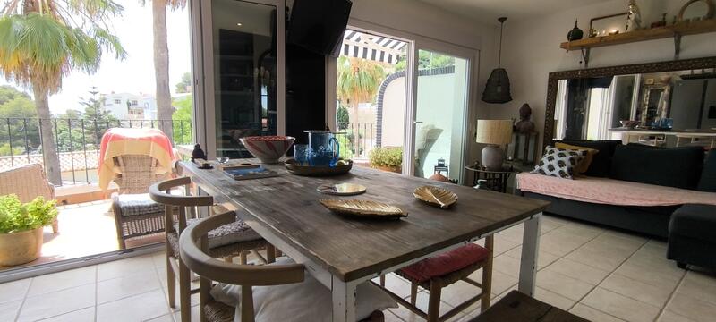 2 bedroom Townhouse for sale