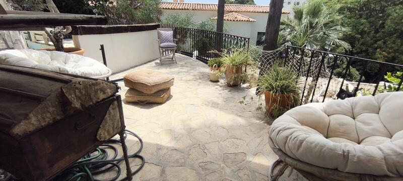 2 bedroom Townhouse for sale