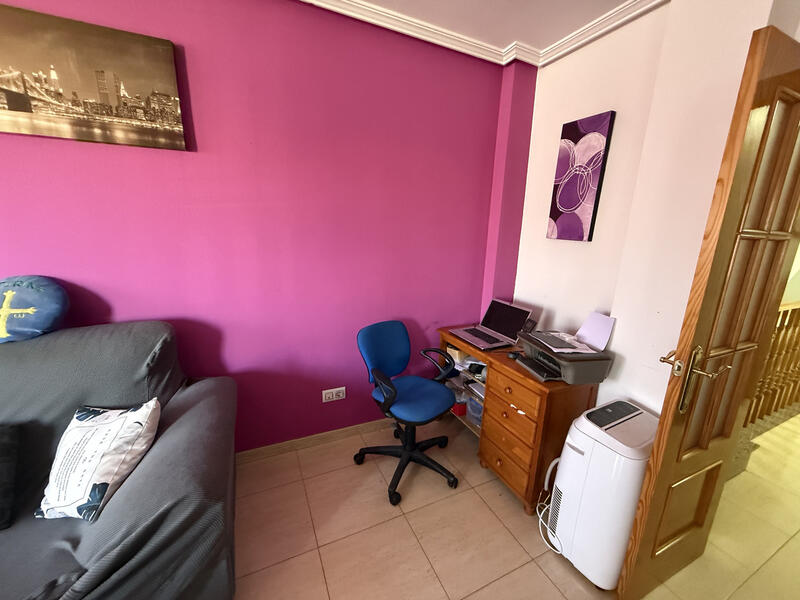 3 slaapkamer Gezinswoning Te koop