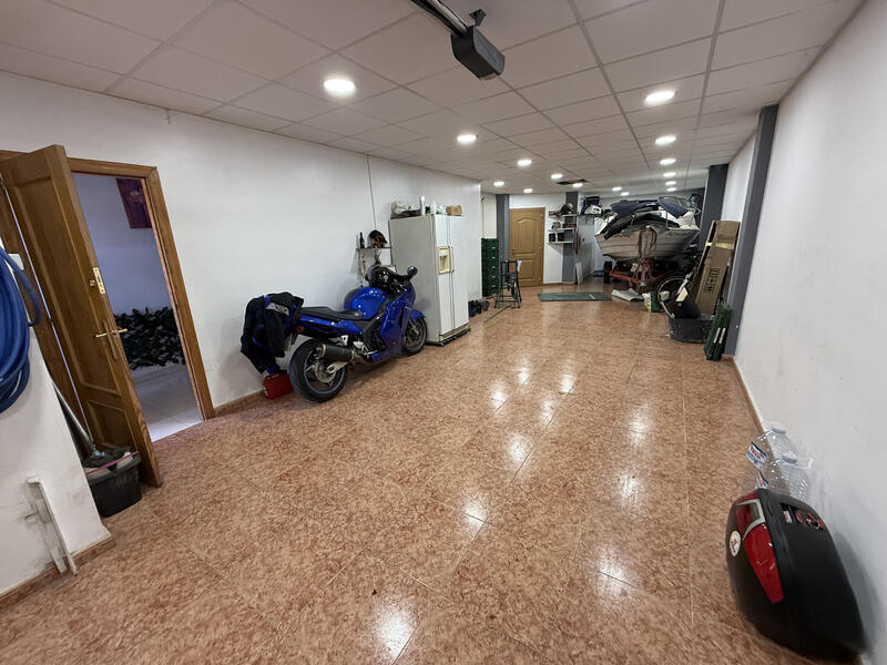 3 slaapkamer Gezinswoning Te koop