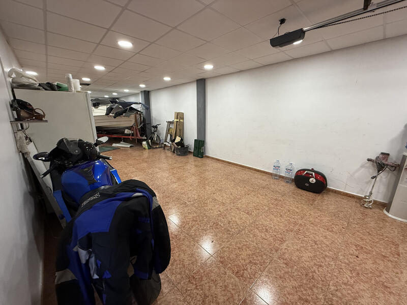 3 slaapkamer Gezinswoning Te koop