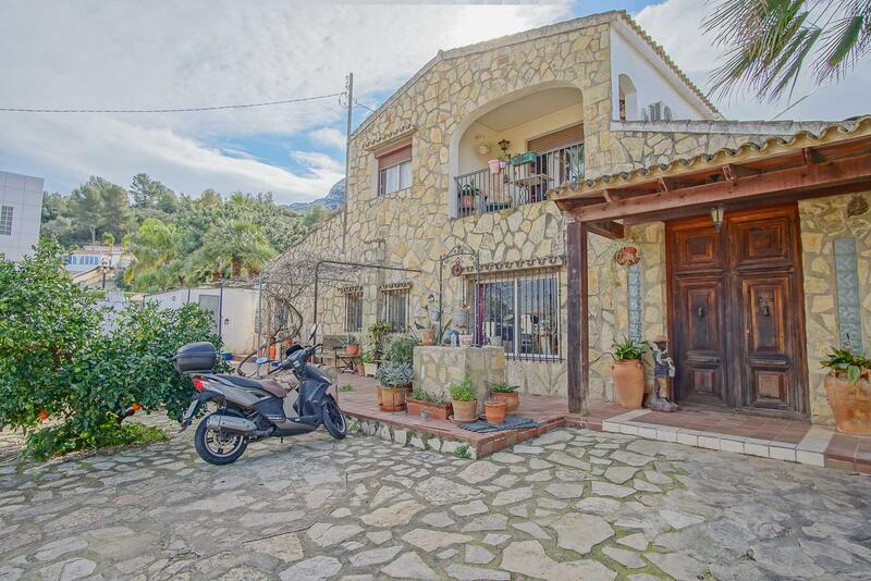 6 bedroom Villa for sale