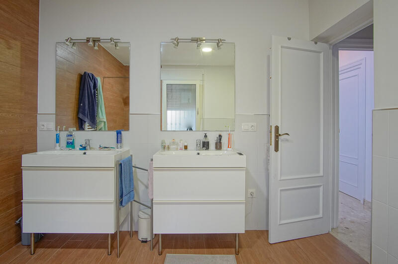 6 спальная комната вилла продается