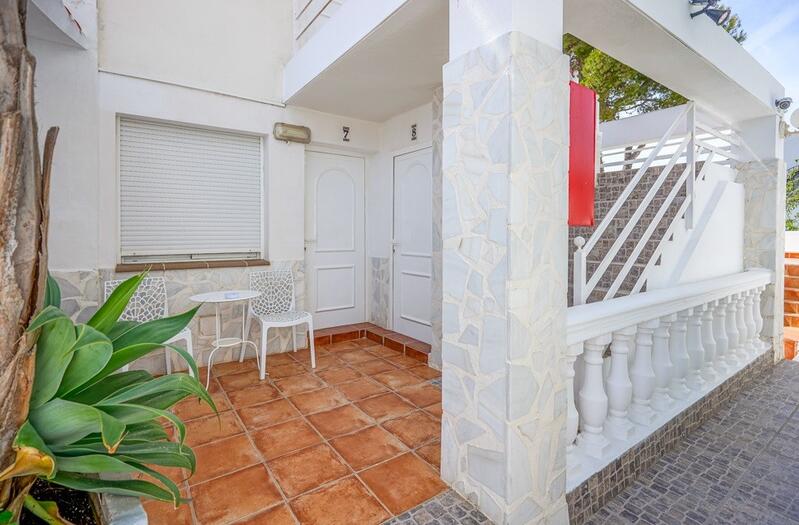 16 Cuarto Local Comercial en venta