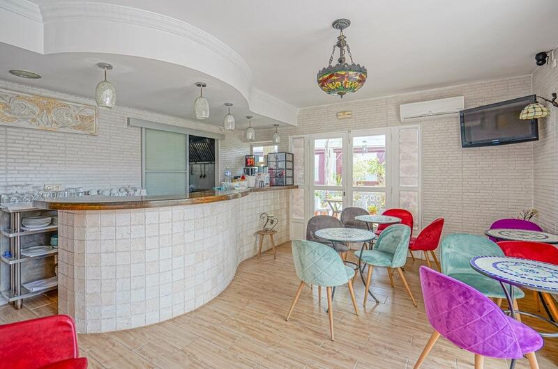 16 Cuarto Local Comercial en venta