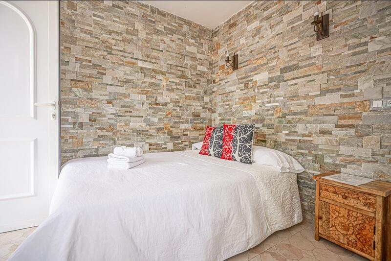 16 Cuarto Local Comercial en venta