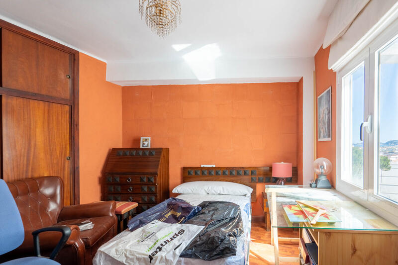 5 bedroom Apartment for sale