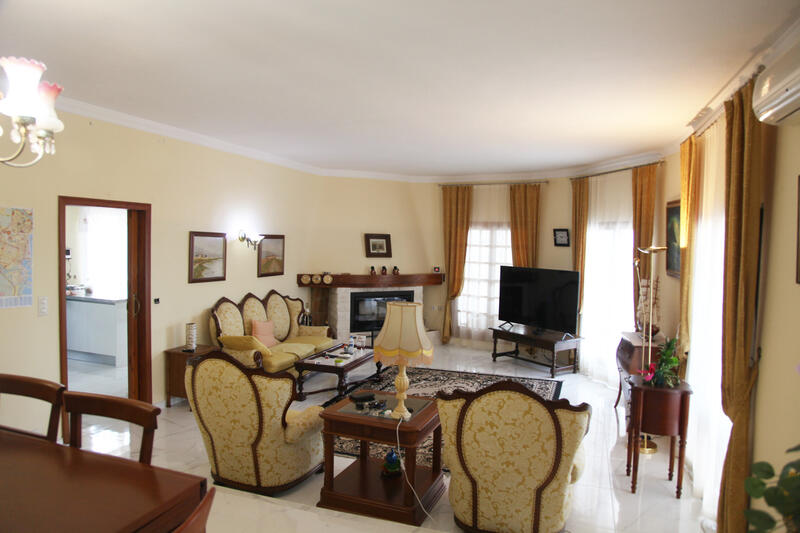 5 bedroom Villa for sale