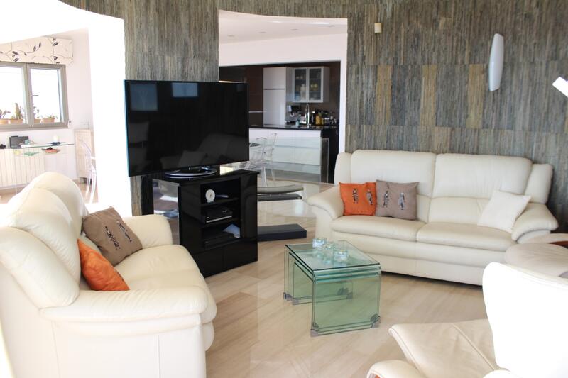 8 soverom Villa til salgs 8 soverom Villa til salgs