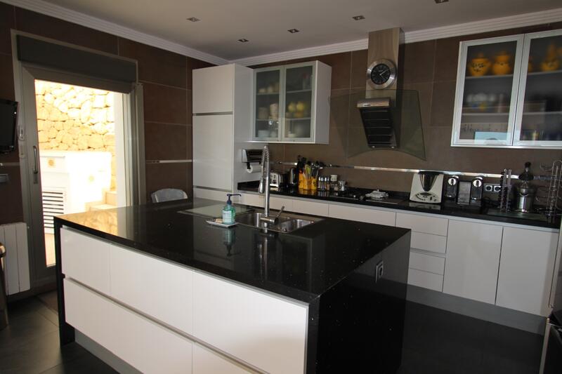 8 soverom Villa til salgs 8 soverom Villa til salgs