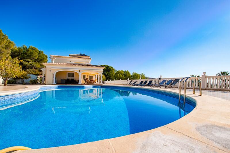 5 bedroom Villa for sale