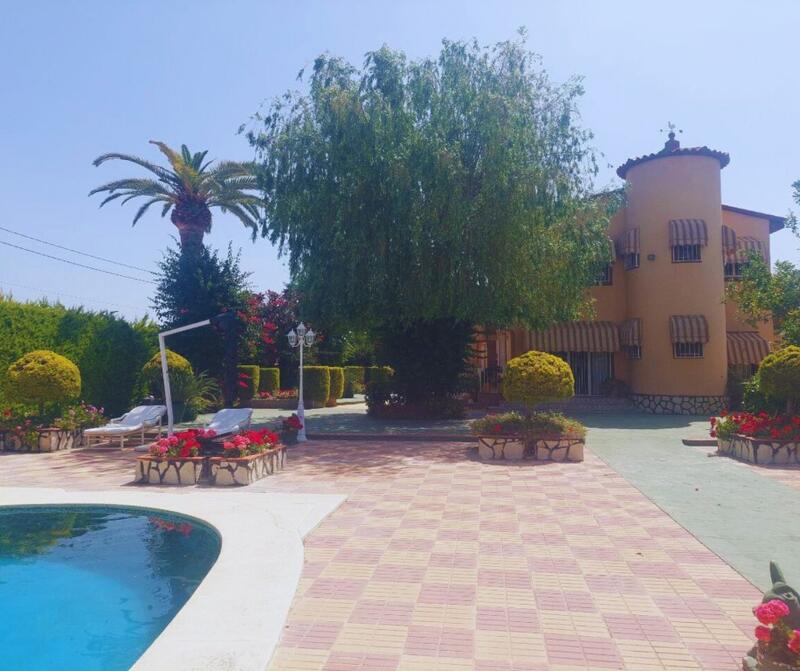 5 bedroom Villa for sale