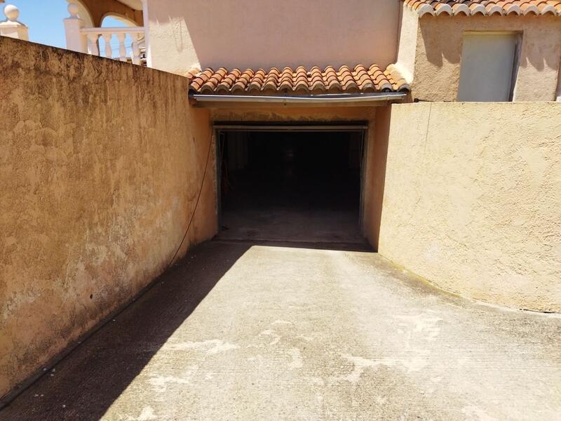 6 bedroom Villa for sale