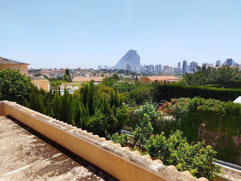 6 bedroom Villa for sale