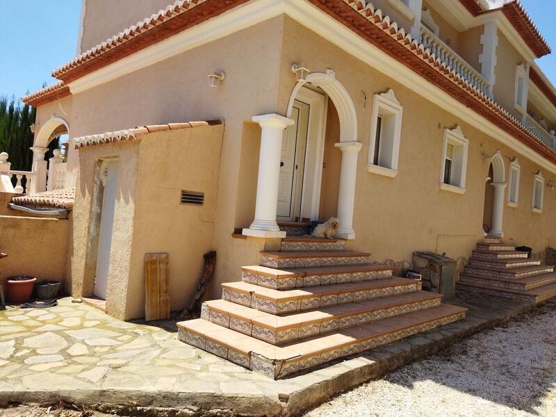 6 bedroom Villa for sale