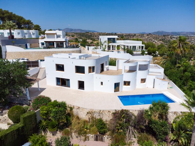 Villa for sale in Moraira, Alicante
