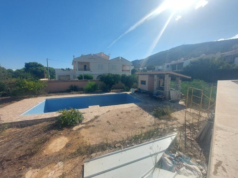 5 bedroom Villa for sale