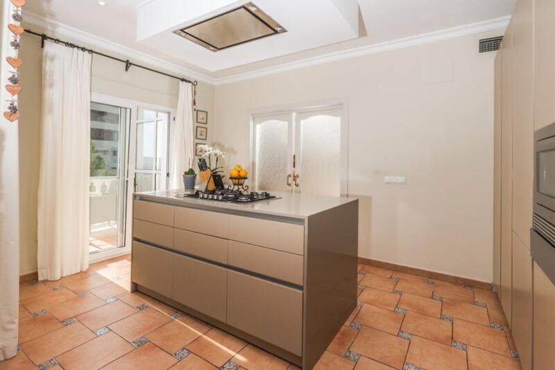 6 bedroom Villa for sale