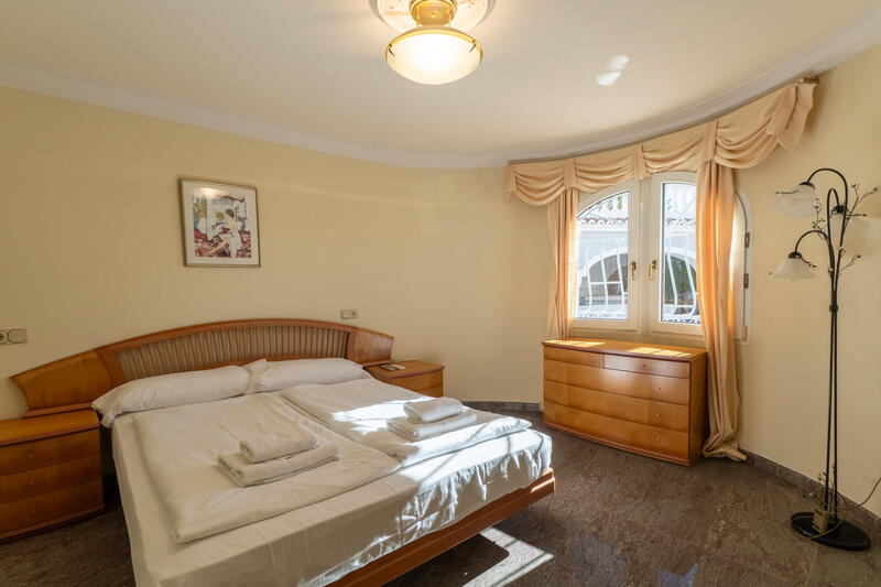 5 bedroom Villa for sale