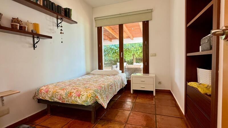 5 Schlafzimmer Villa zu verkaufen 5 Schlafzimmer Villa zu verkaufen