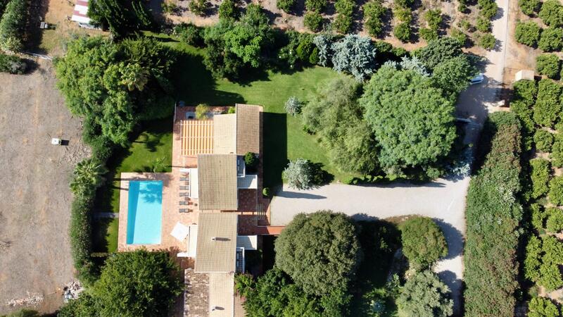 5 Schlafzimmer Villa zu verkaufen 5 Schlafzimmer Villa zu verkaufen