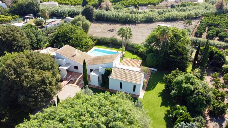 5 Schlafzimmer Villa zu verkaufen 5 Schlafzimmer Villa zu verkaufen