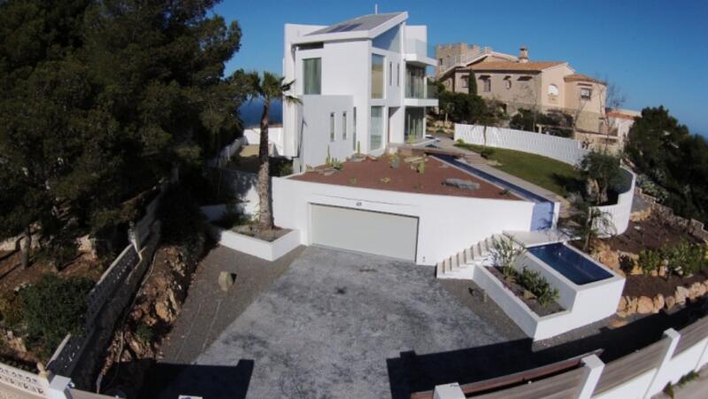 5 bedroom Villa for sale