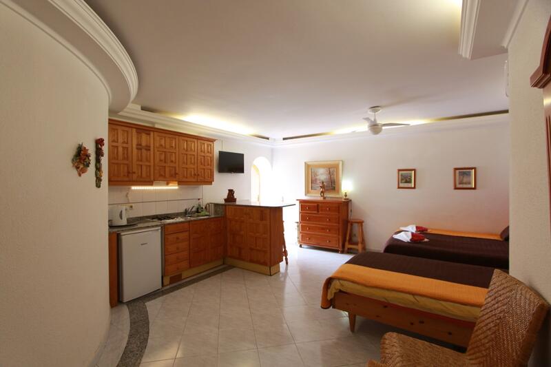 6 bedroom Villa for sale