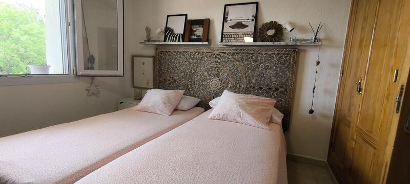 2 bedroom Townhouse for sale