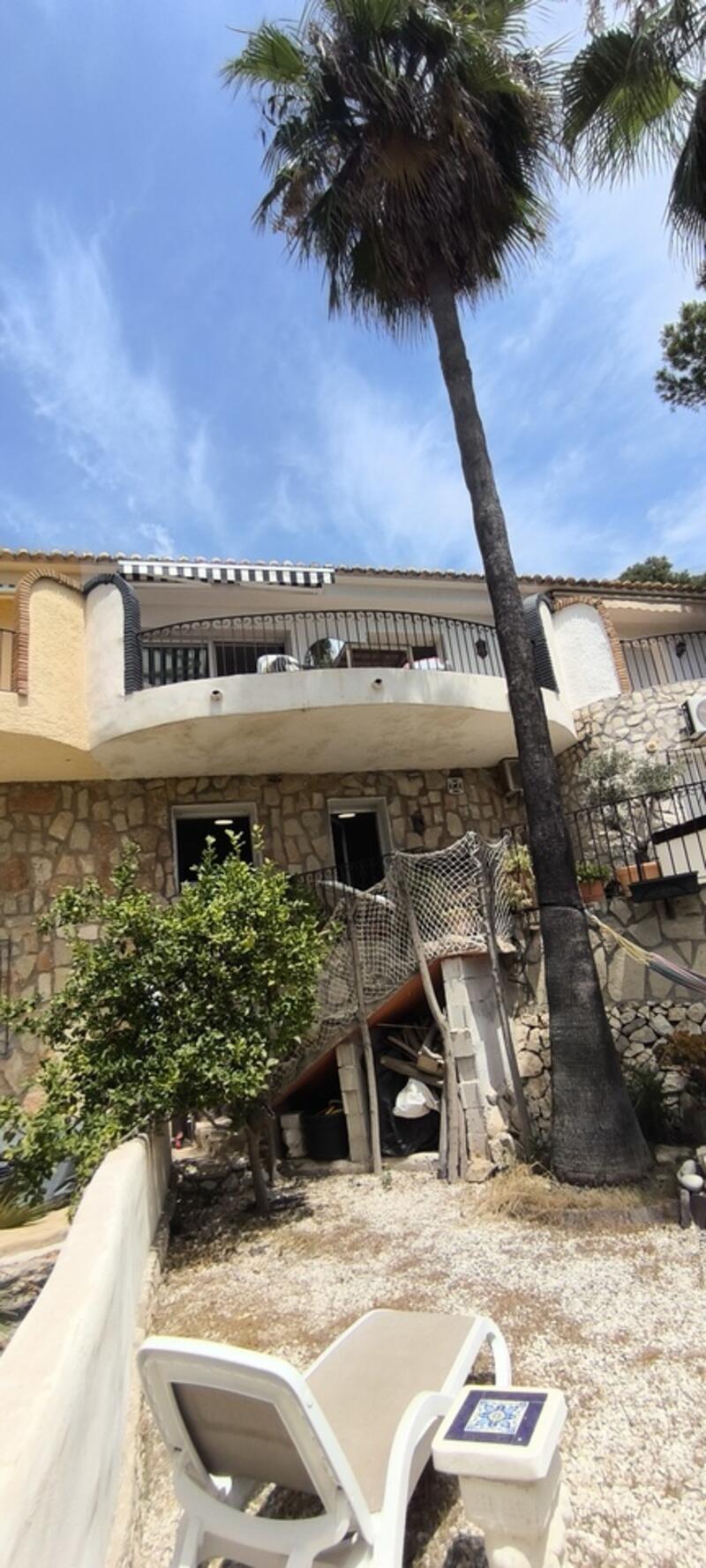 2 bedroom Townhouse for sale