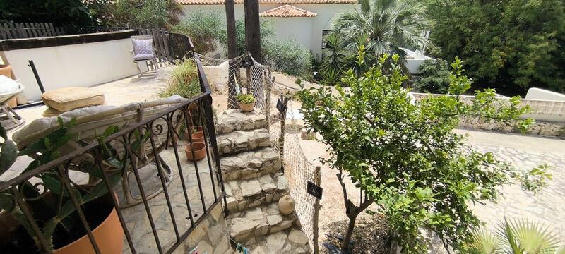 2 bedroom Townhouse for sale