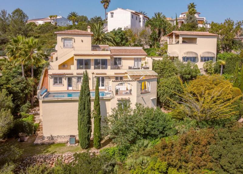 6 bedroom Villa for sale