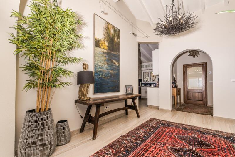 6 bedroom Villa for sale