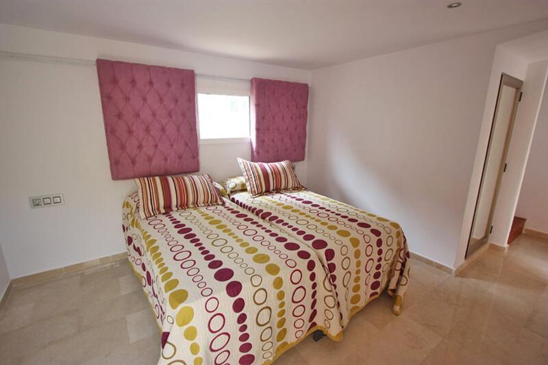 8 bedroom Villa for sale