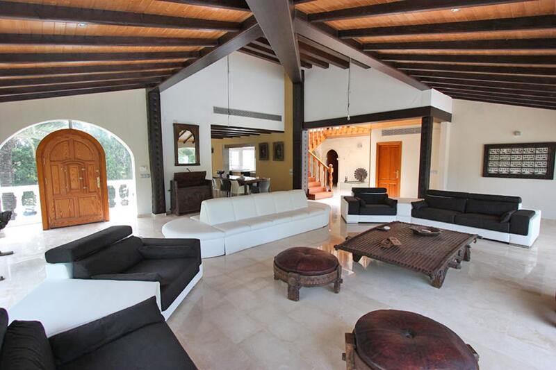 8 bedroom Villa for sale