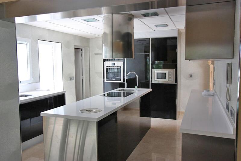 8 bedroom Villa for sale