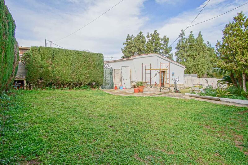 6 bedroom Villa for sale