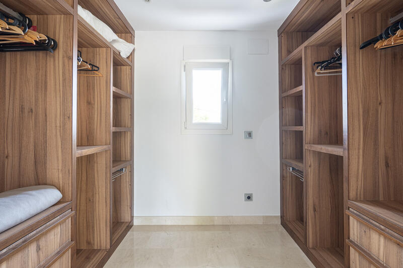 4 спальная комната вилла продается 4 спальная комната вилла продается