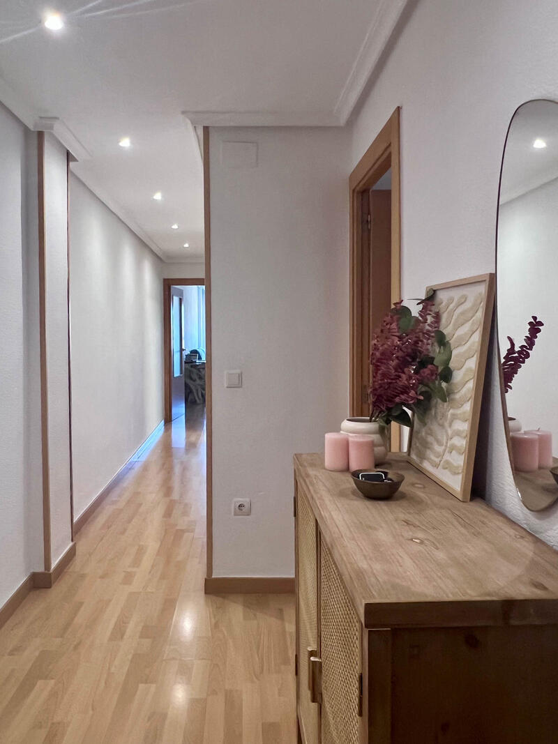 3 спальная комната квартира продается